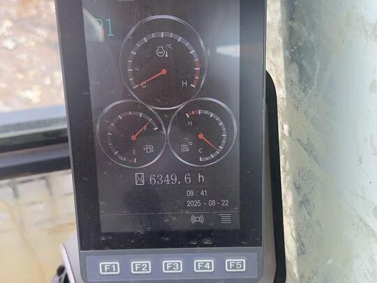 徐工XE245DK履帶式挖掘機
