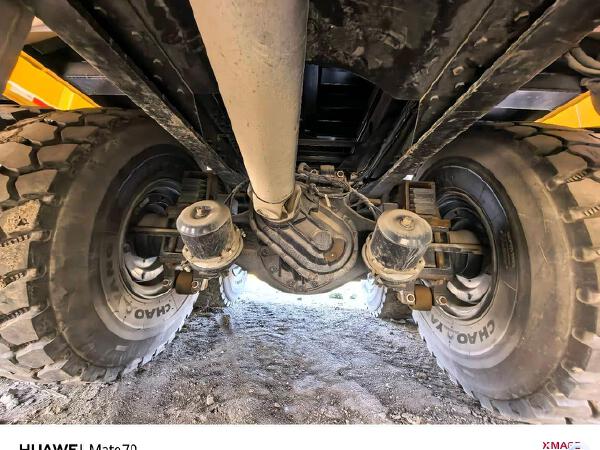 徐工XDM70T三橋剛性礦車