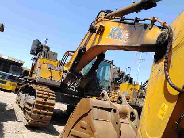 徐工XE700D履帶式挖掘機(jī)