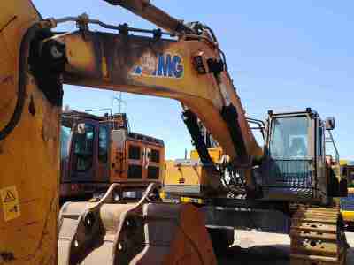 徐工XE700D履帶式挖掘機(jī)