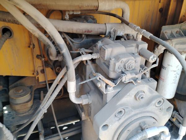 徐工XE700D履帶式挖掘機(jī)