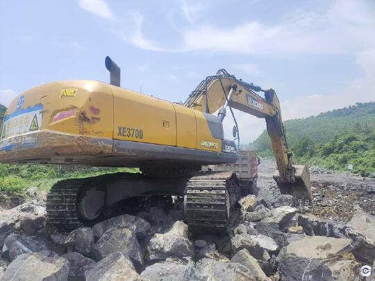 徐工XE370D履帶式挖掘機(jī)