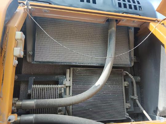 徐工XE370D履帶式挖掘機