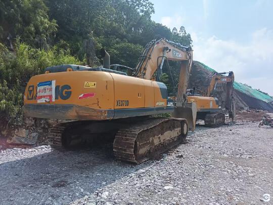 徐工XE370D履帶式挖掘機