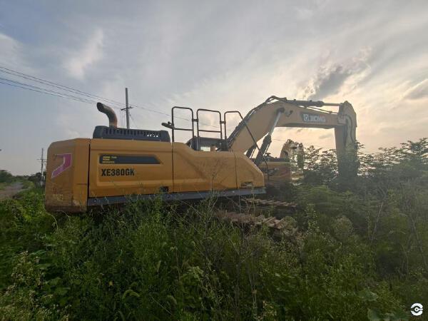 徐工XE380GK履帶式挖掘機