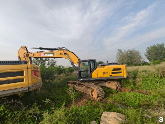 徐工XE380GK履帶式挖掘機