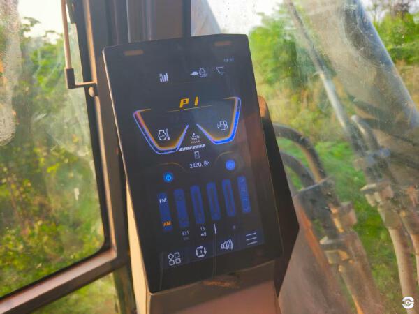 徐工XE380GK履帶式挖掘機