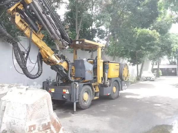 徐工CYTJ45鑿巖挖掘機(jī)