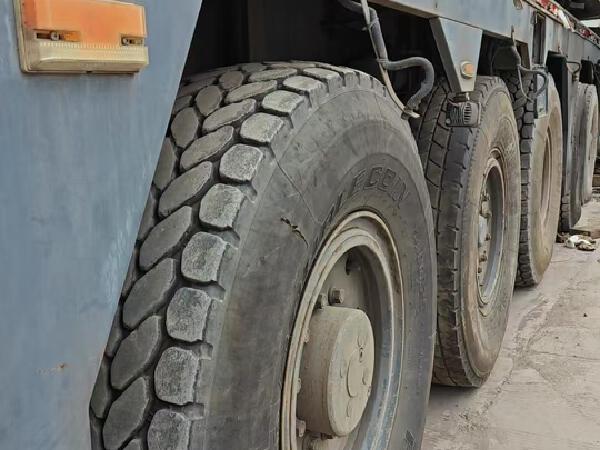 徐工XCA400全地面起重機(jī)