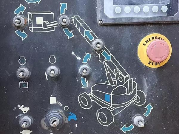 徐工GTBZ42S直臂式高空作業車