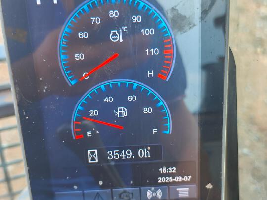 徐工XE305D履帶式挖掘機