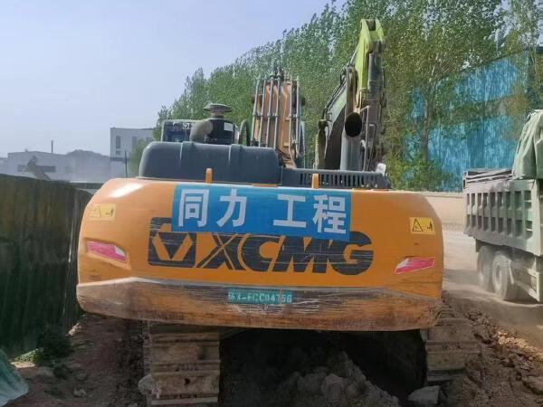 徐工XE400DK履帶式挖掘機(jī)