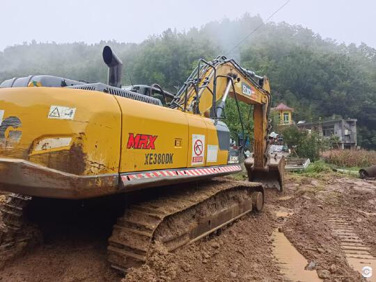 徐工XE380DK履帶式挖掘機