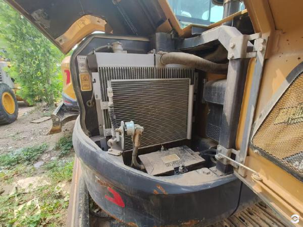 徐工XE60GA履带式挖掘机