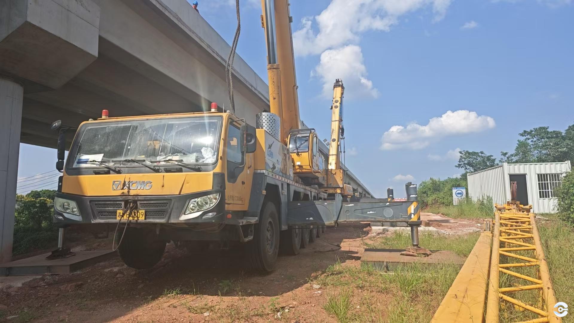 徐工QAY160全路面汽車起重機