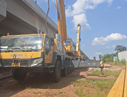 徐工QAY160全路面汽车起重机