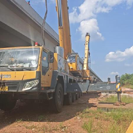 徐工QAY160全路面汽车起重机