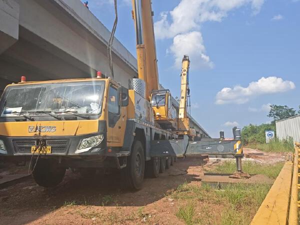 徐工QAY160全路面汽车起重机