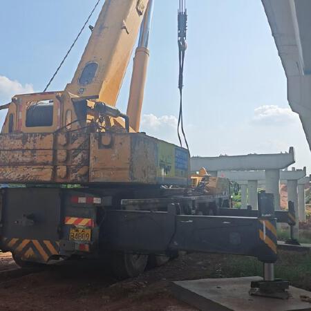 徐工QAY160全路面汽车起重机