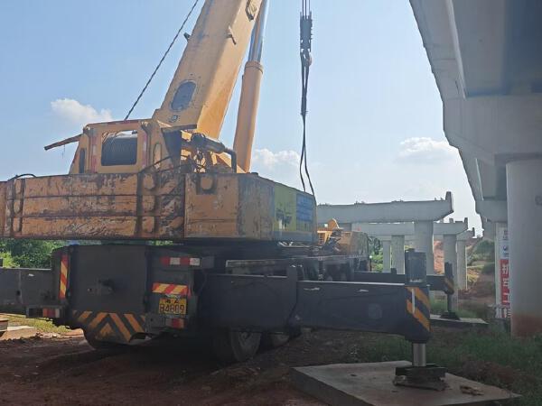 徐工QAY160全路面汽車起重機