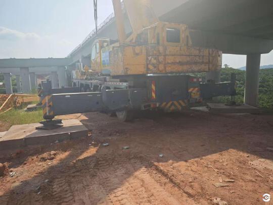 徐工QAY160全路面汽车起重机