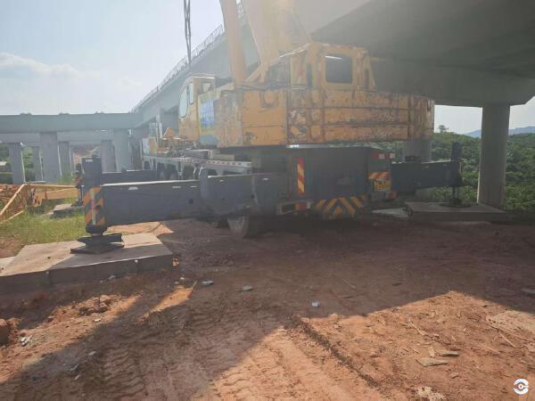 徐工QAY160全路面汽车起重机