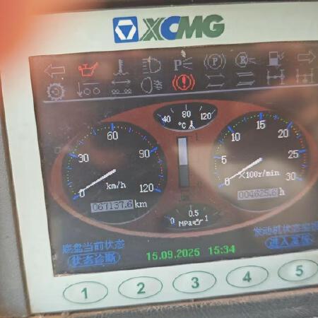 徐工QAY160全路面汽车起重机
