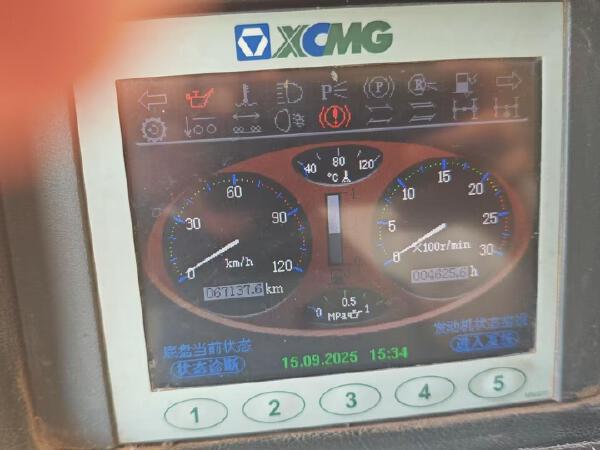 徐工QAY160全路面汽車起重機