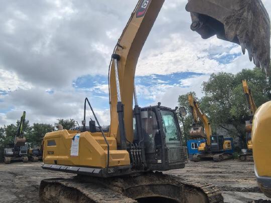 徐工XE270GK履帶式挖掘機