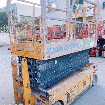 徐工GTJZ1012剪叉式高空作业平台