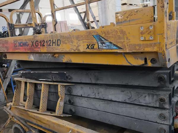 徐工XG1212HD剪叉式高空作業(yè)平臺