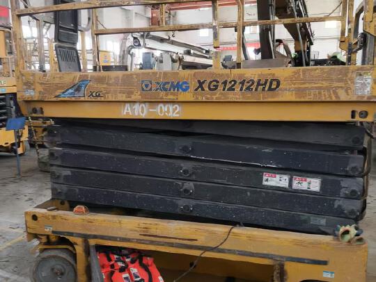 徐工XG1212HD剪叉式高空作業平臺