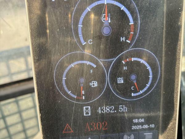 徐工XE380DK履帶式挖掘機