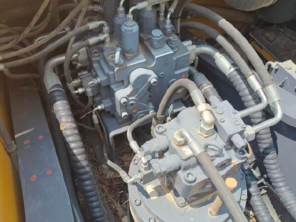 徐工XE370D履帶式挖掘機